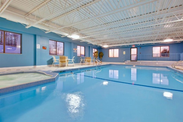 Holiday Inn Express Sault Ste Marie image 10