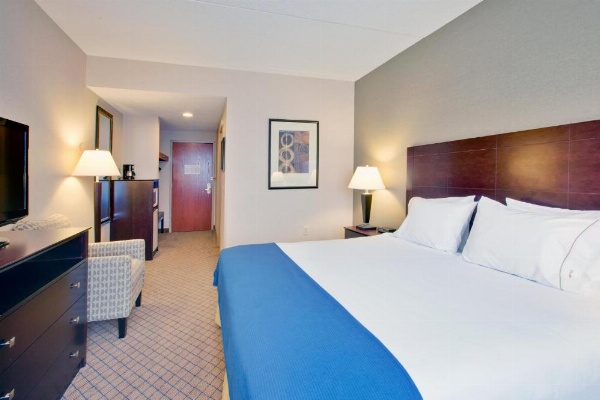 Holiday Inn Express Sault Ste Marie image 26