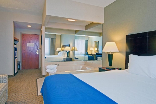Holiday Inn Express Sault Ste Marie image 8